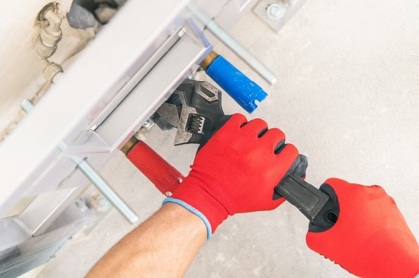 Plombier Genève : dépannage 24/7 pour tous vos besoins urgents