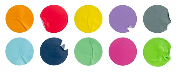 Des étiquettes pour vêtements : pratique et adaptées aux aînés